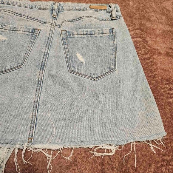 BlankNYC Asymmetrical Distressed Raw Frayed Hem Denim Mini Jean Skirt - Picture 8 of 14